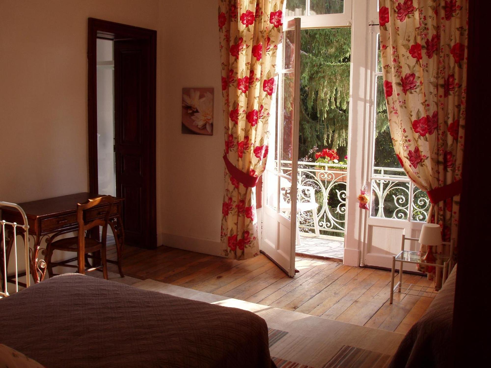Castel De La Pique Bed & Breakfast Bagnères-de-Luchon Cameră foto