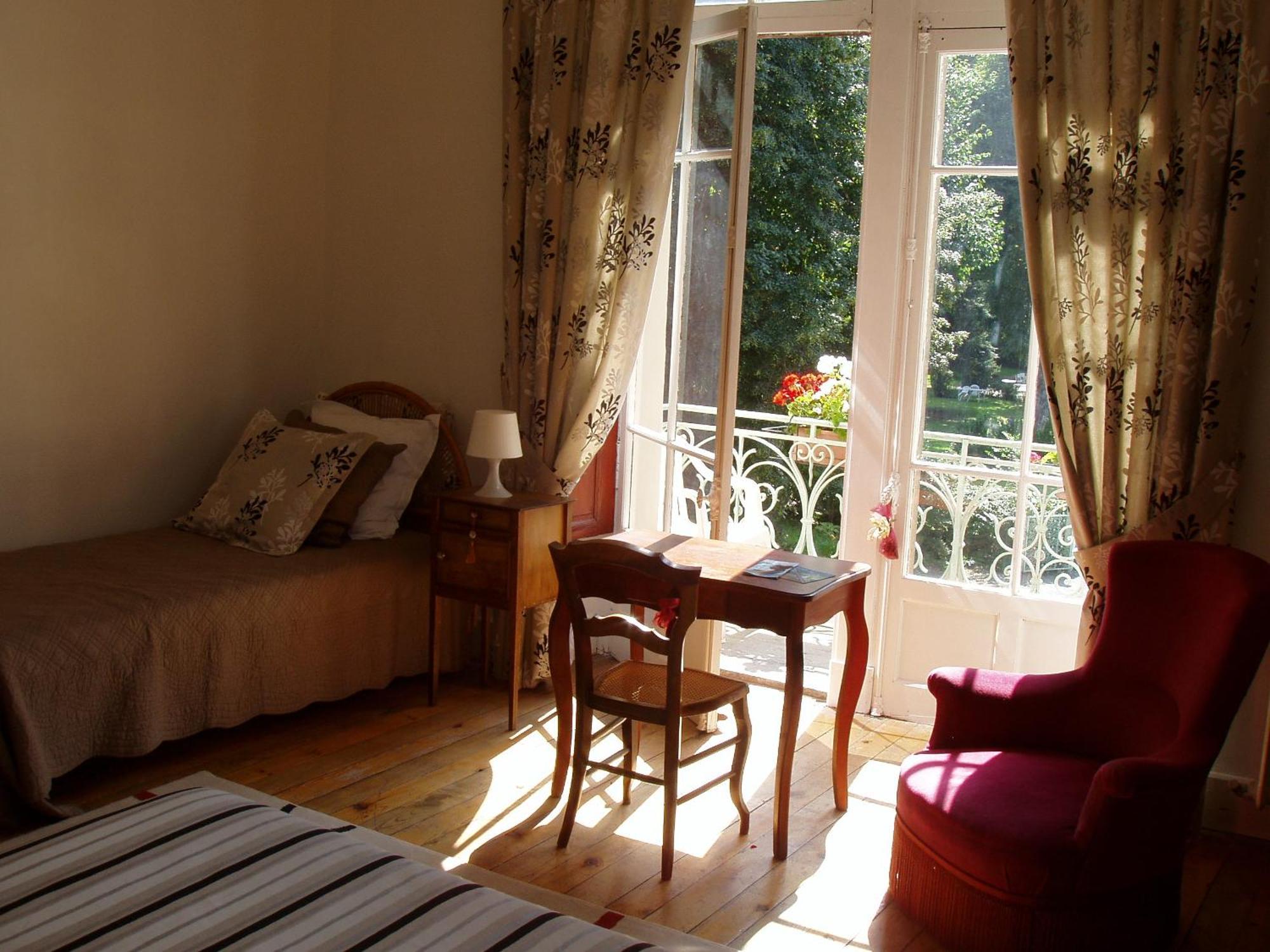 Castel De La Pique Bed & Breakfast Bagnères-de-Luchon Cameră foto