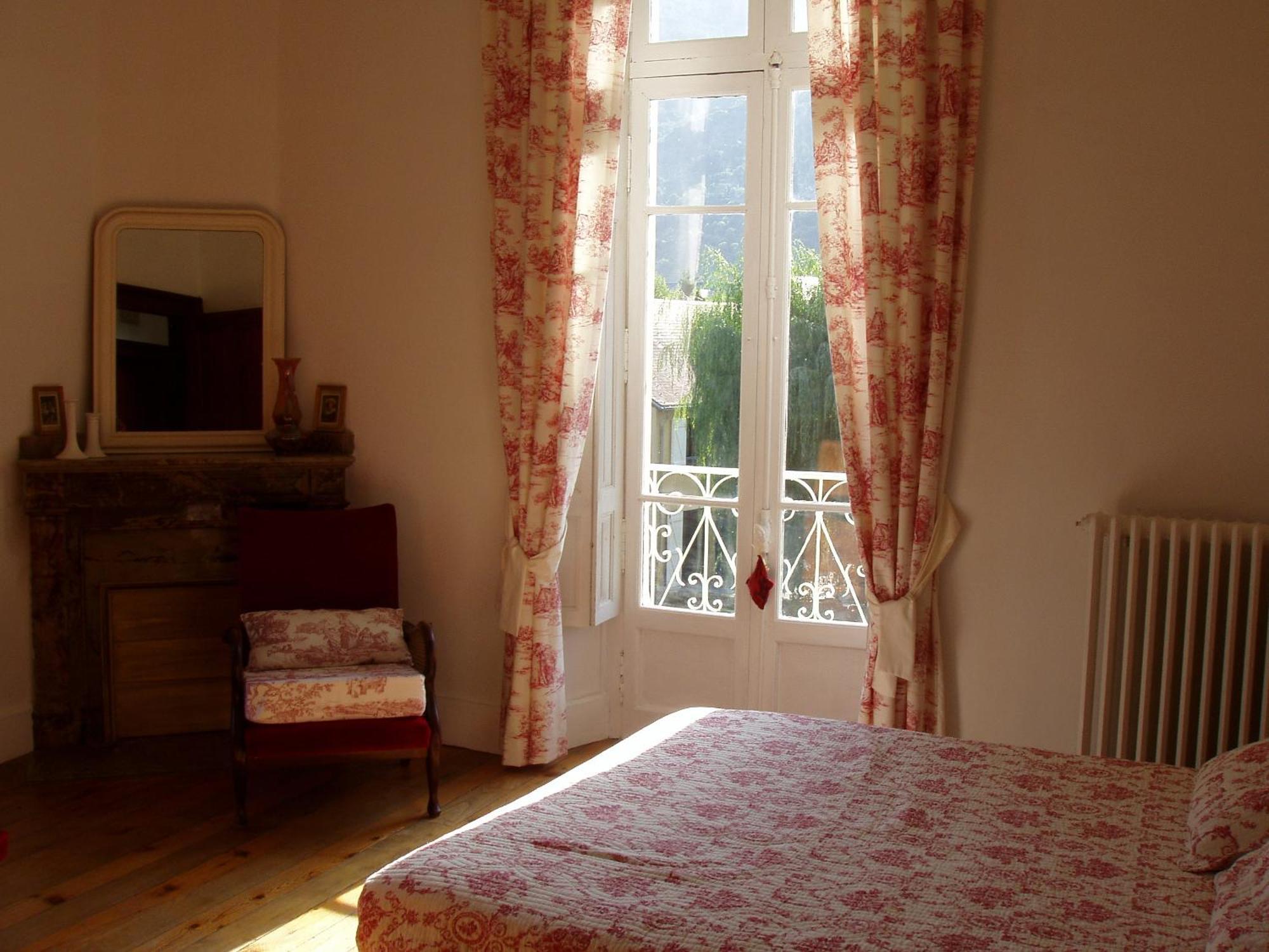 Castel De La Pique Bed & Breakfast Bagnères-de-Luchon Cameră foto
