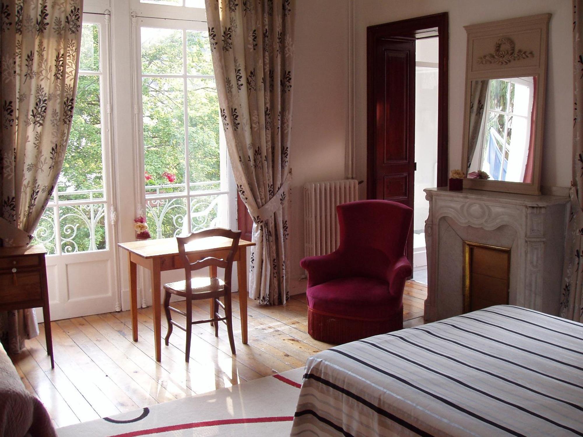 Castel De La Pique Bed & Breakfast Bagnères-de-Luchon Cameră foto
